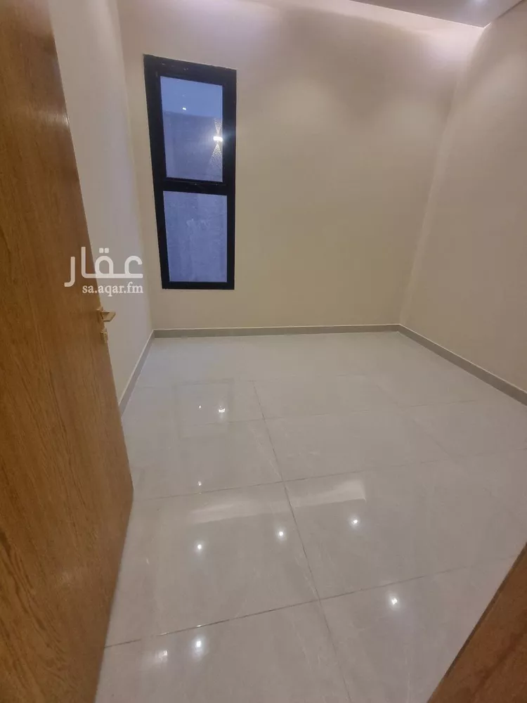 Floor for Sale in Riyadh Okaz 8