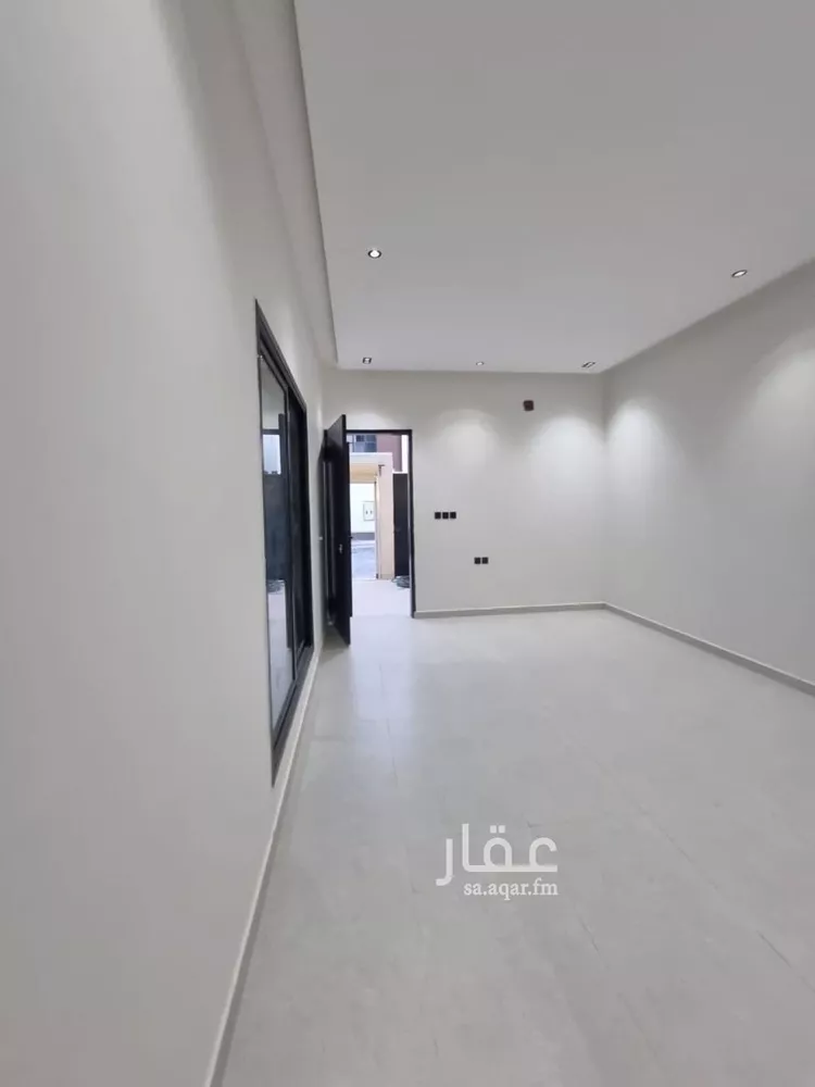 Floor for Sale in Riyadh Okaz 7