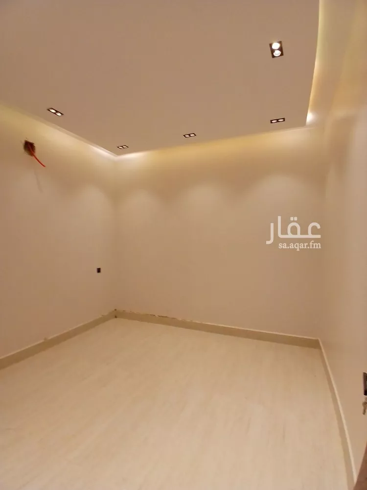 فيلا للبيع في شارع حميد الطويل, حي عكاظ, مدينة الرياض, منطقة الرياض 9