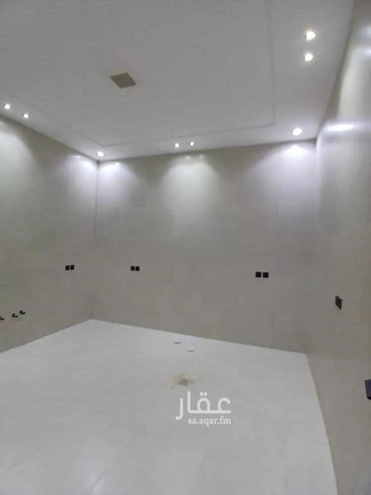 دور للبيع في شارع ديراب, حي عكاظ, مدينة الرياض, منطقة الرياض 10