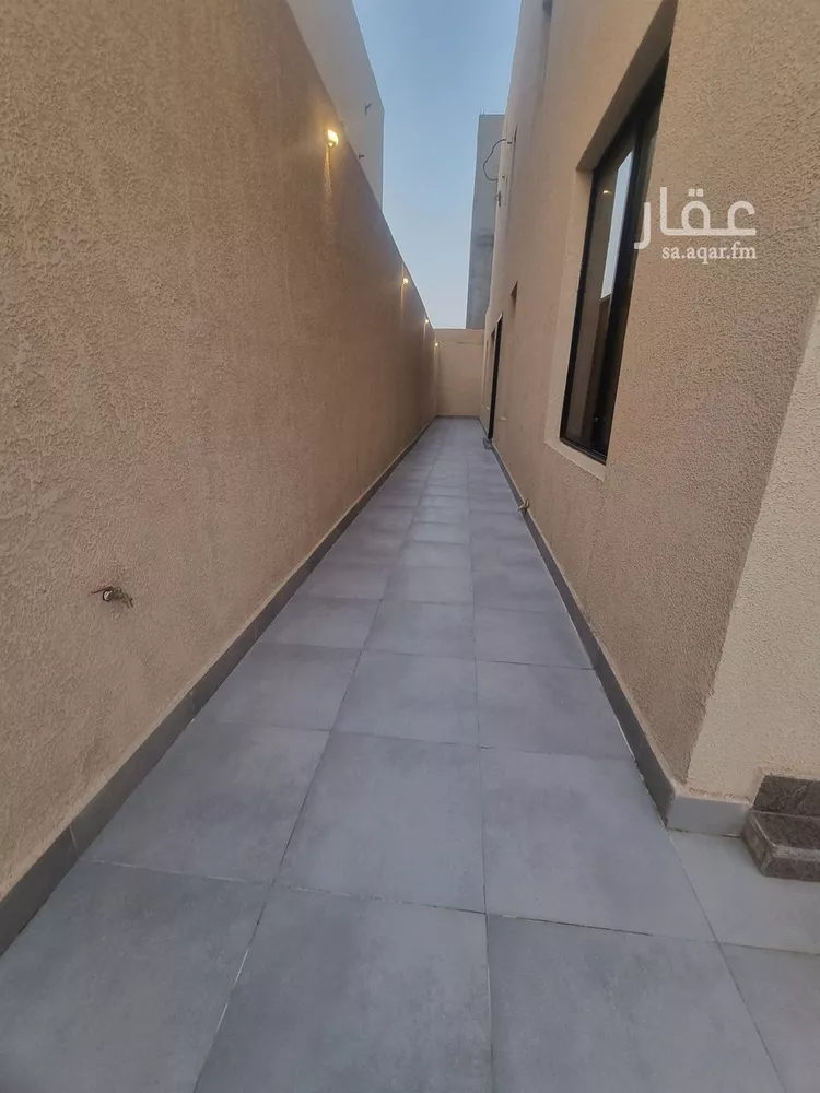 Floor for Sale in Riyadh Okaz 7