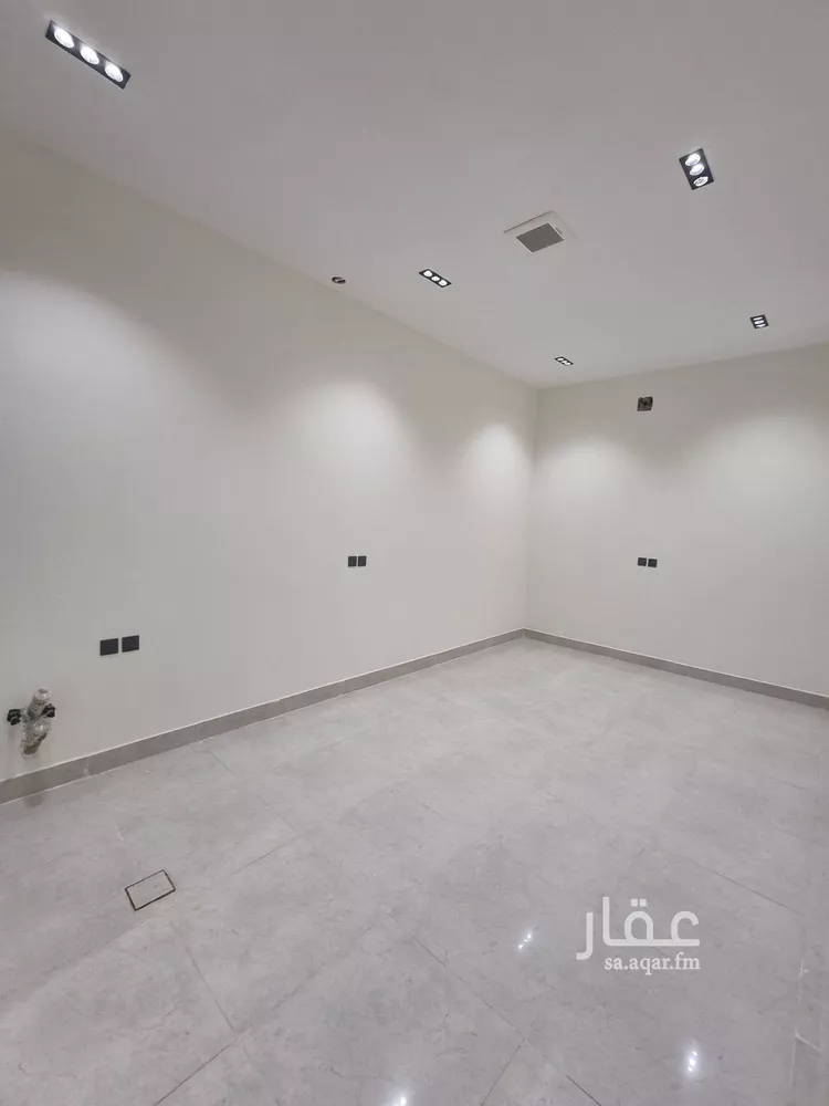 Floor for Sale in Riyadh Tuwaiq صورة 3
