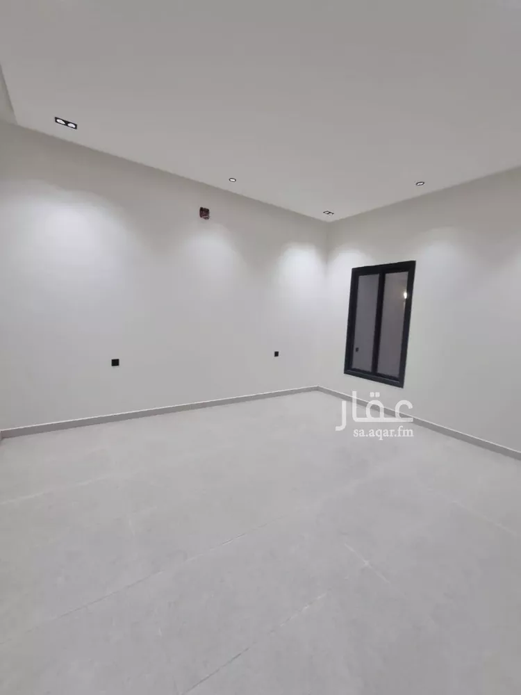 Floor for Sale in Riyadh Okaz 11