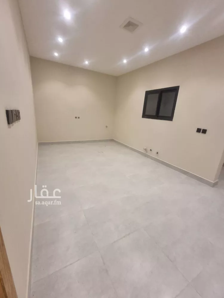 Floor for Sale in Riyadh Okaz 10