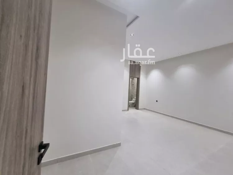 دور للبيع في شارع حميد الطويل, حي عكاظ, مدينة الرياض, منطقة الرياض صورة 3