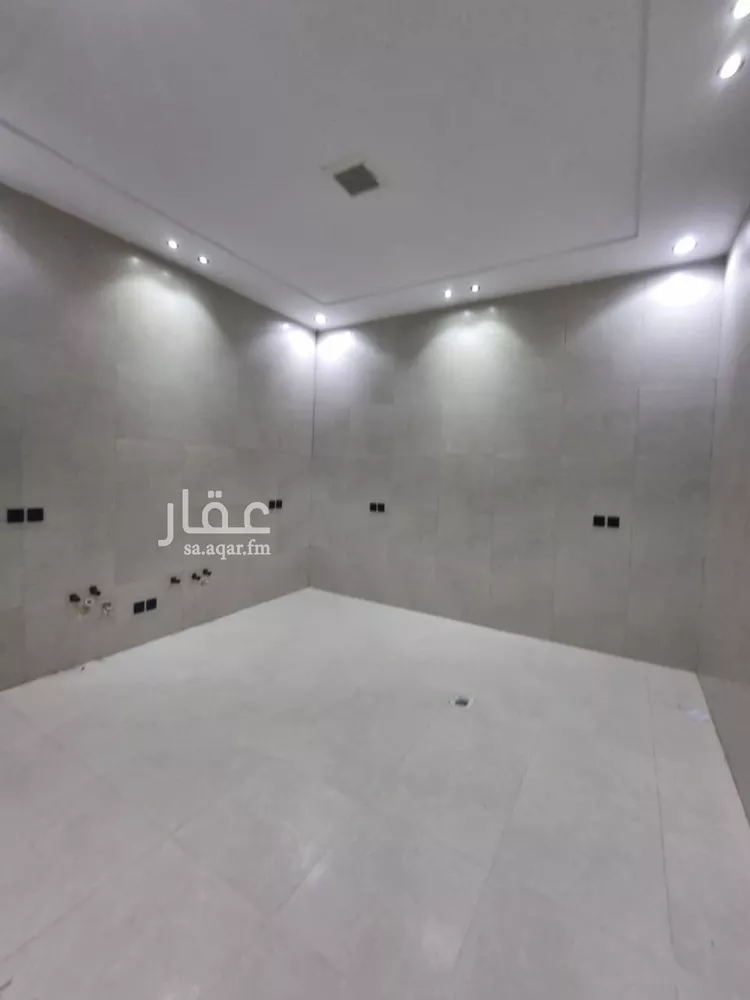 دور للبيع في شارع ديراب, حي عكاظ, مدينة الرياض, منطقة الرياض 7