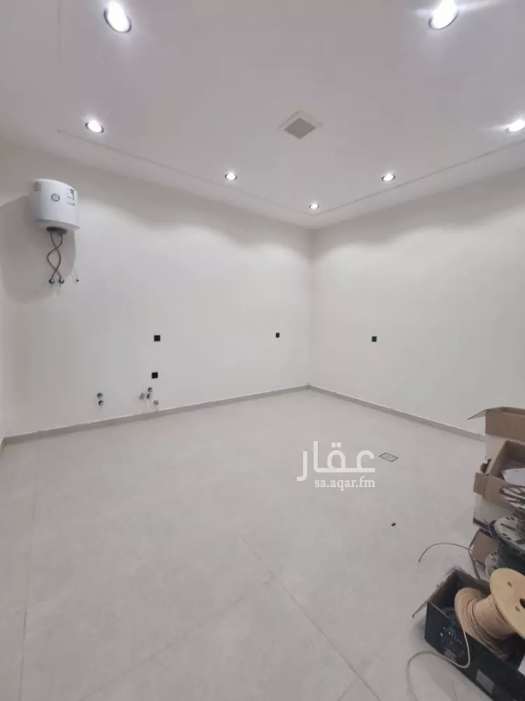 دور للبيع في شارع حميد الطويل, حي عكاظ, مدينة الرياض, منطقة الرياض صورة 5
