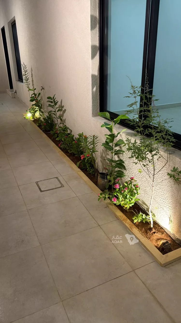 Floor for Rent in Riyadh Ar Rimal 8