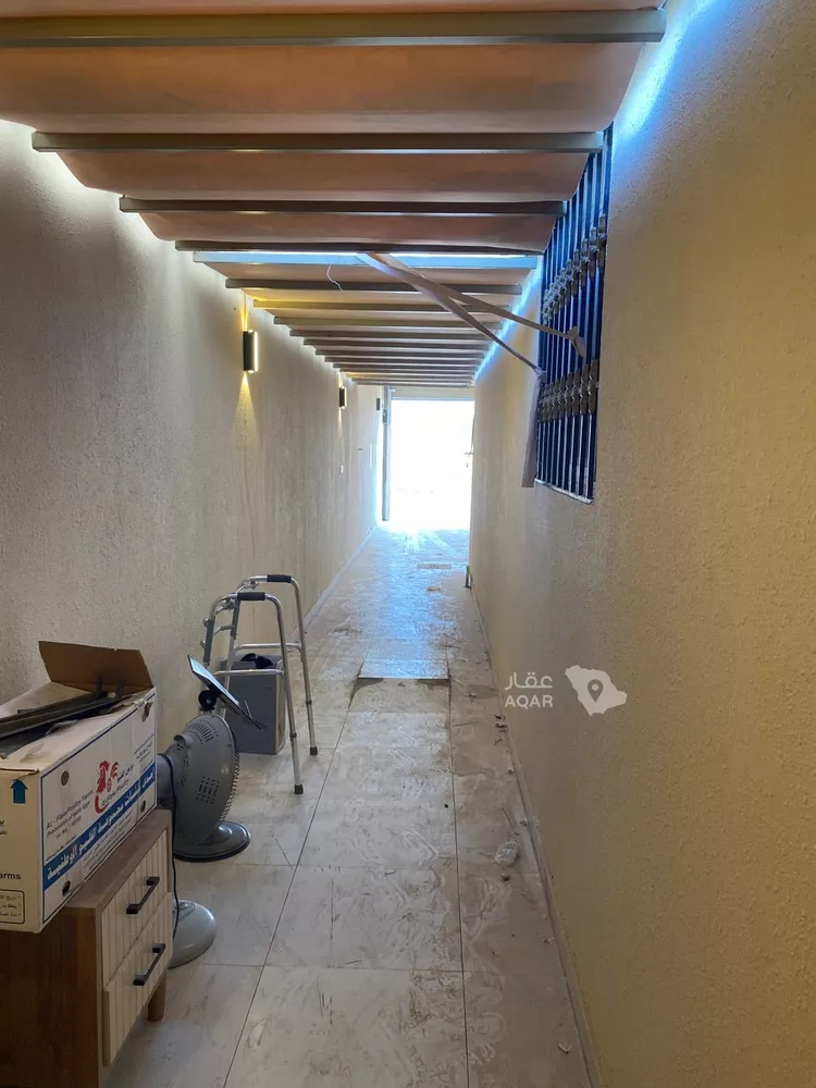 Floor for Rent in Riyadh Al Hazm 5