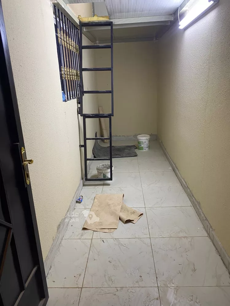 Floor for Rent in Riyadh Al Hazm 23