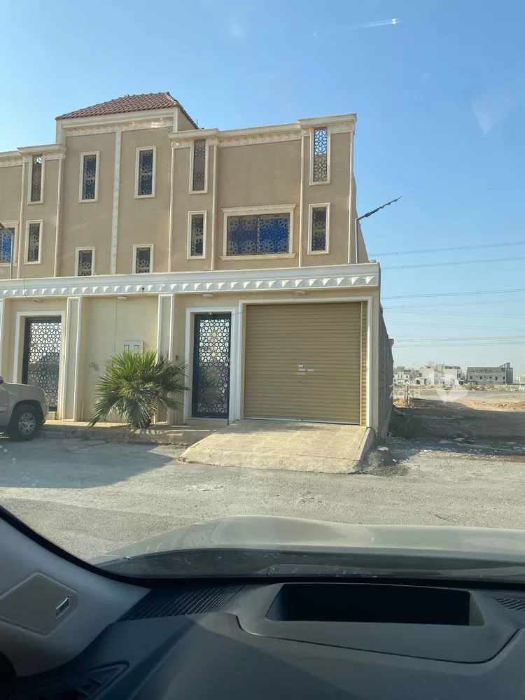 Floor for Rent in Riyadh Al Hazm 4