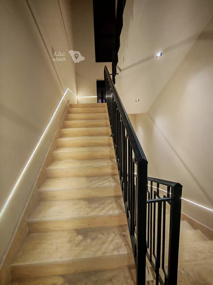 Floor for Sale in Riyadh Tuwaiq 9