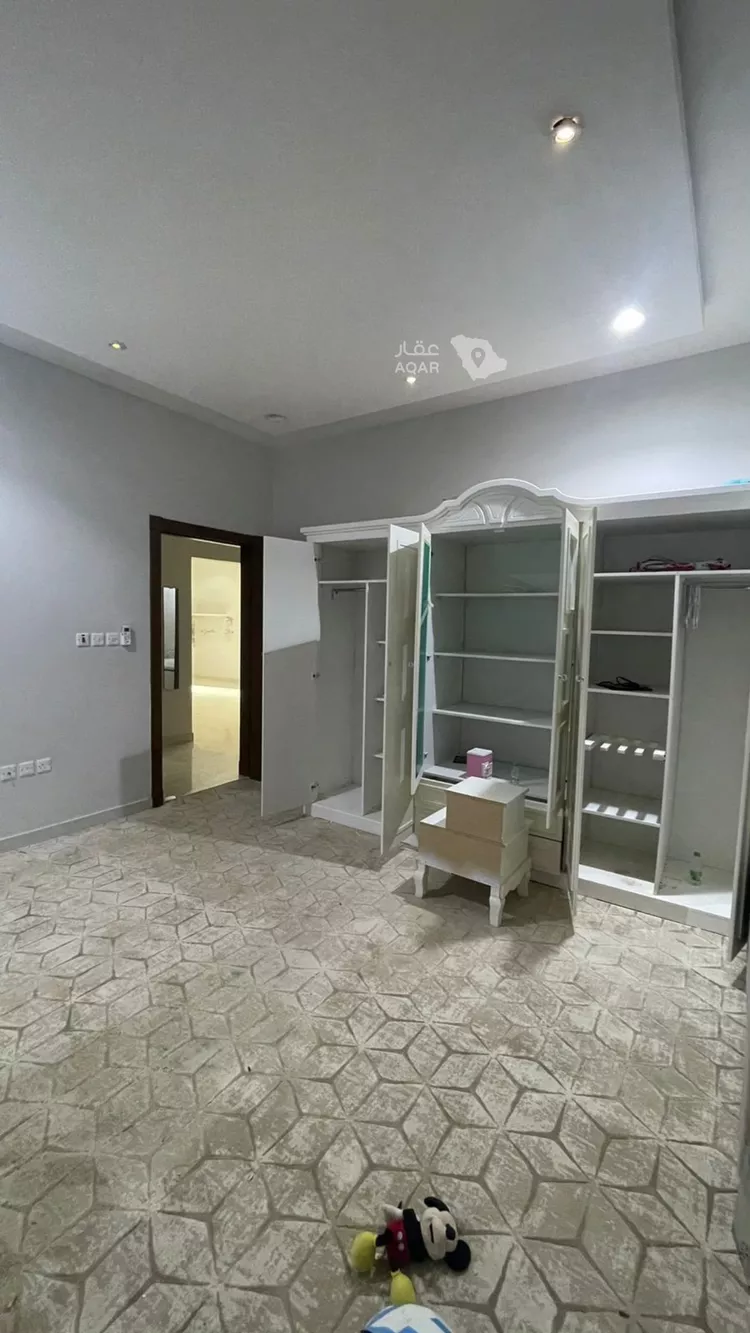 Floor for Rent in Riyadh Al Arid 7