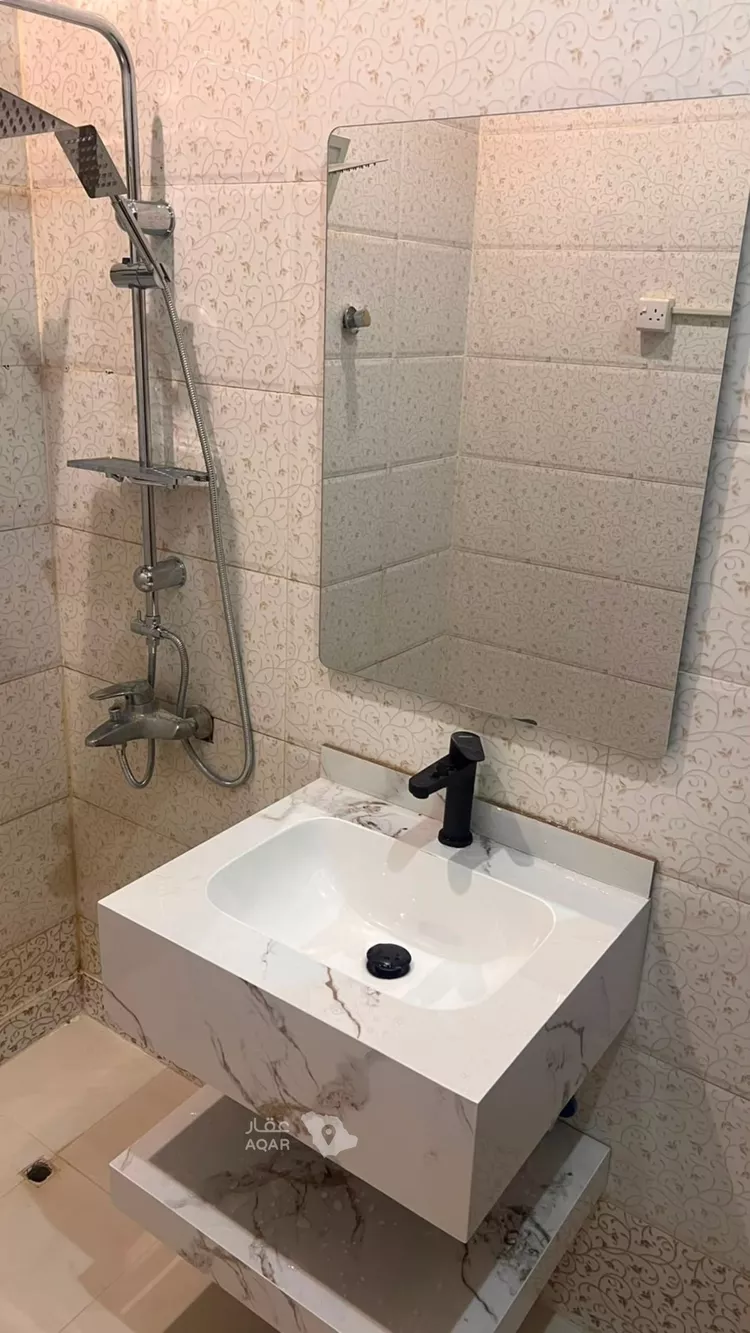 Floor for Rent in Riyadh Al Arid 11