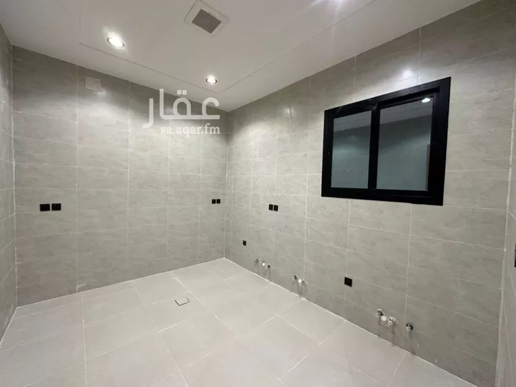 Floor for Sale in Riyadh Dirab 10
