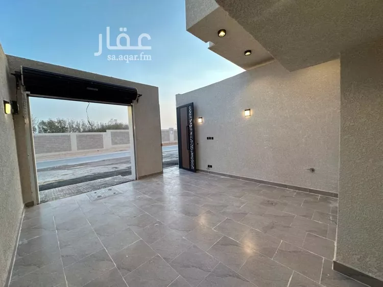 Floor for Sale in Riyadh Dirab 17