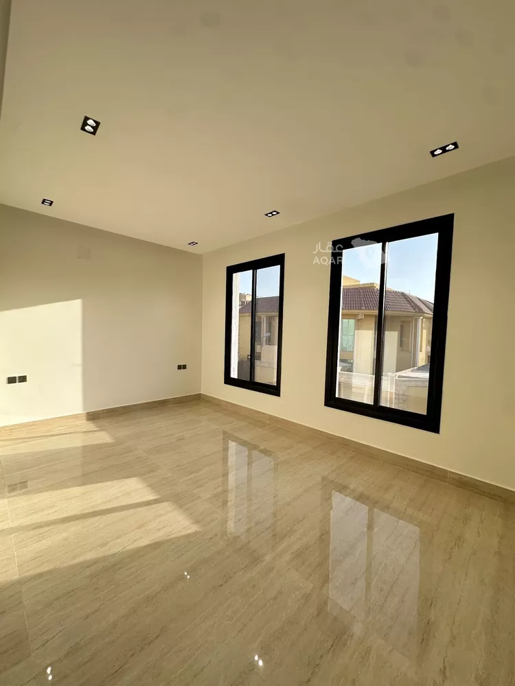 Floor for Sale in Riyadh Okaz 11