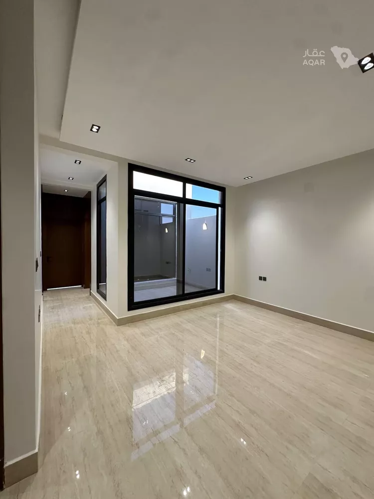 Floor for Sale in Riyadh Okaz 9