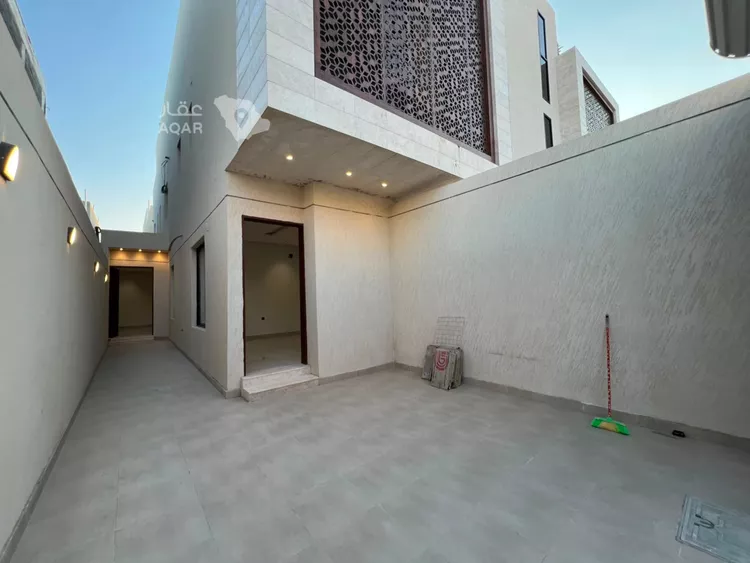 Floor for Sale in Riyadh Tuwaiq 10