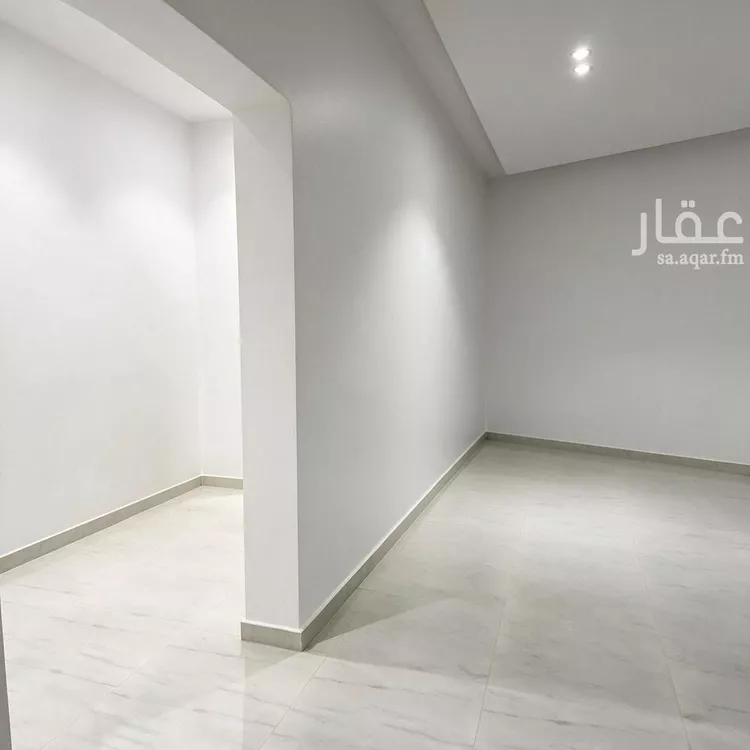 دور للبيع في شارع العزم, حي بدر, مدينة الرياض, منطقة الرياض صورة 3