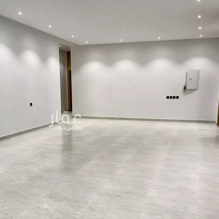 دور للبيع في شارع العزم, حي بدر, مدينة الرياض, منطقة الرياض صورة 4