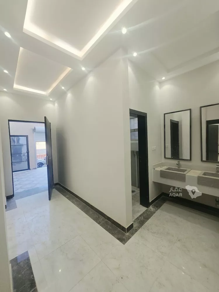 فيلا للبيع في شارع عمر مكرم, حي الرمال, مدينة الرياض, منطقة الرياض 7