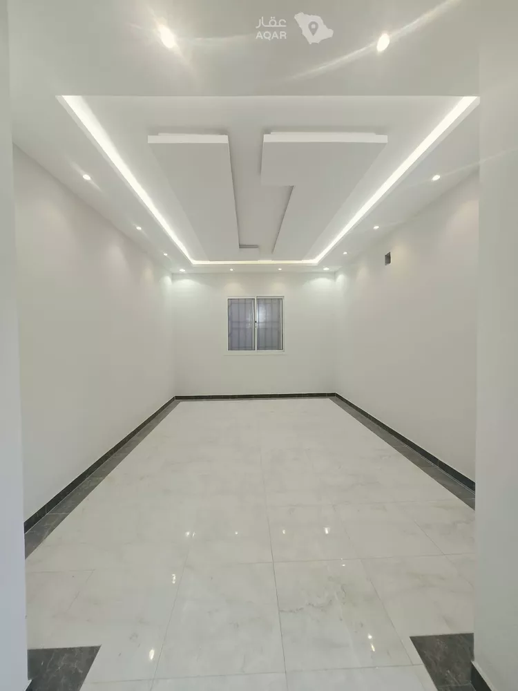 فيلا للبيع في شارع عمر مكرم, حي الرمال, مدينة الرياض, منطقة الرياض 8