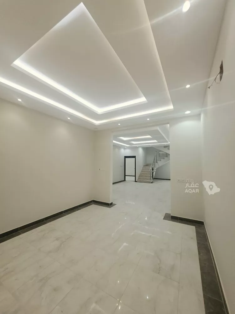 فيلا للبيع في شارع عمر مكرم, حي الرمال, مدينة الرياض, منطقة الرياض 25