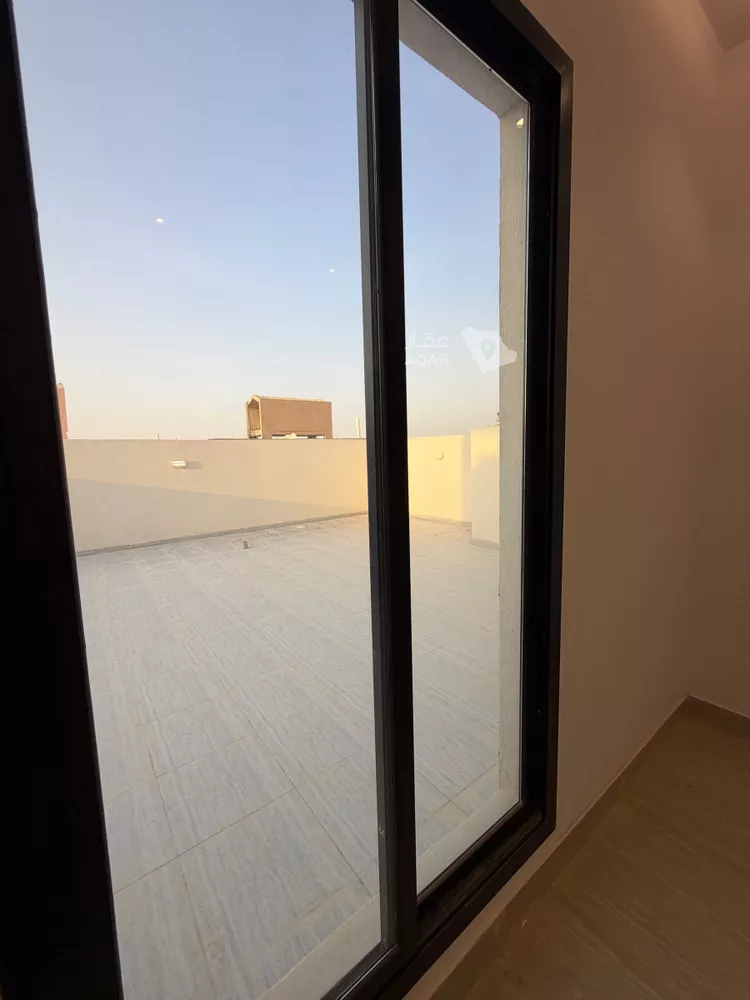 دور للبيع في شارع شاكر بن هزاع العبدلي, حي العوالي, مدينة الرياض, منطقة الرياض صورة 4