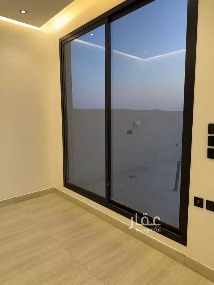 فيلا للبيع في شارع حمزة بن عبدالمطلب, حي العريجاء الغربي, مدينة الرياض, منطقة الرياض صورة 2