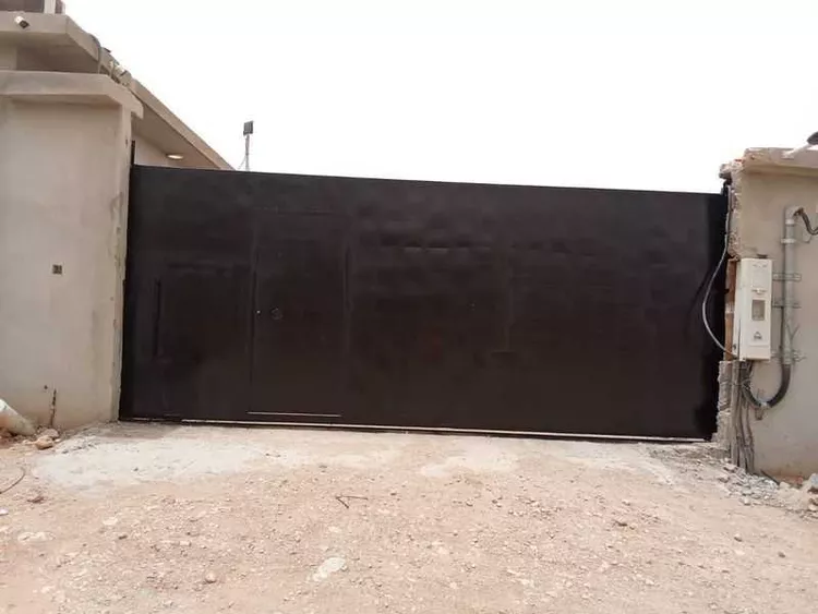مستودع للإيجار في شارع 29827999, حي طويق, مدينة المزاحمية, منطقة الرياض 3