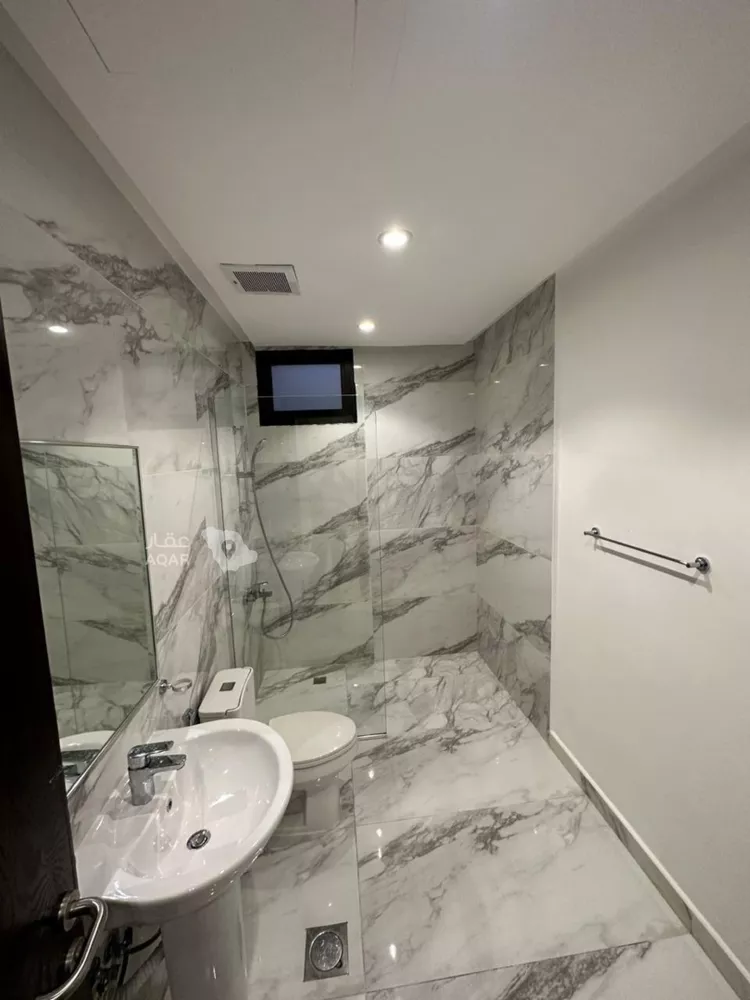Villa for Sale in Al Khobar At Tahliyah 18
