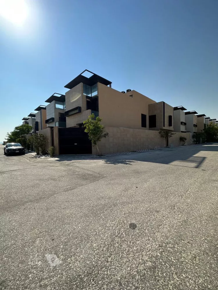 Villa for Sale in Al Khobar At Tahliyah