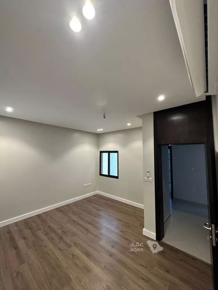 Villa for Sale in Al Khobar At Tahliyah 24