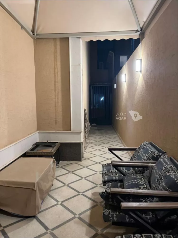 فيلا للبيع في شارع حسن سعيد المخرج, حي المعيزيلة, مدينة الرياض, منطقة الرياض