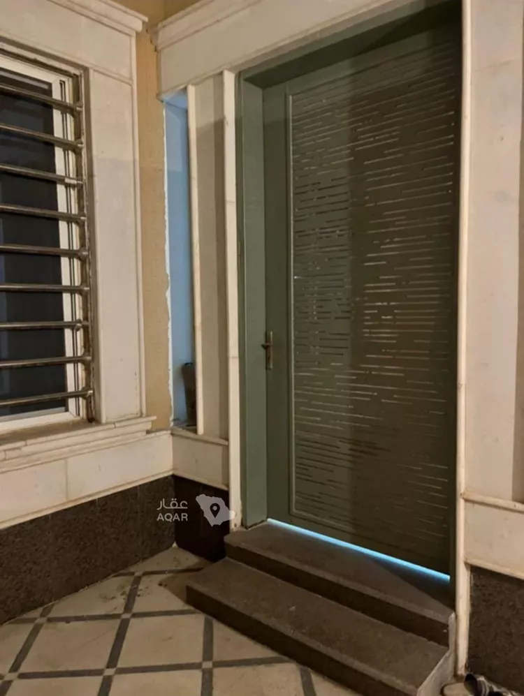 فيلا للبيع في شارع حسن سعيد المخرج, حي المعيزيلة, مدينة الرياض, منطقة الرياض 5