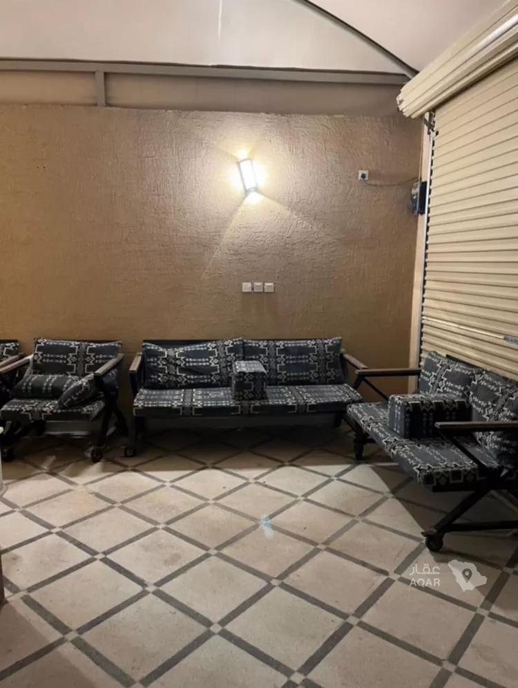 فيلا للبيع في شارع حسن سعيد المخرج, حي المعيزيلة, مدينة الرياض, منطقة الرياض 6