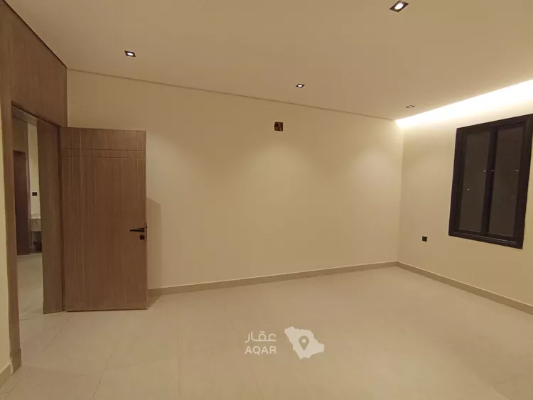 Floor for Sale in Riyadh Ash Sharq 6