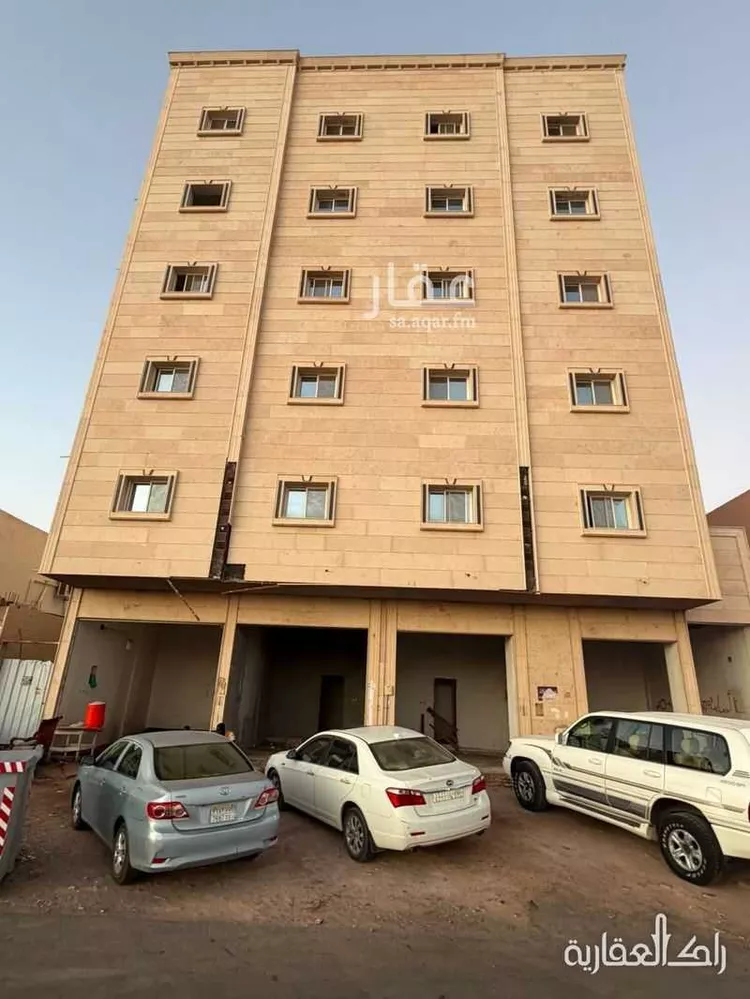 عمارة للبيع في شارع عبدالرحمن بن فيصل, حي الروضة, مدينة تبوك, منطقة تبوك صورة 4