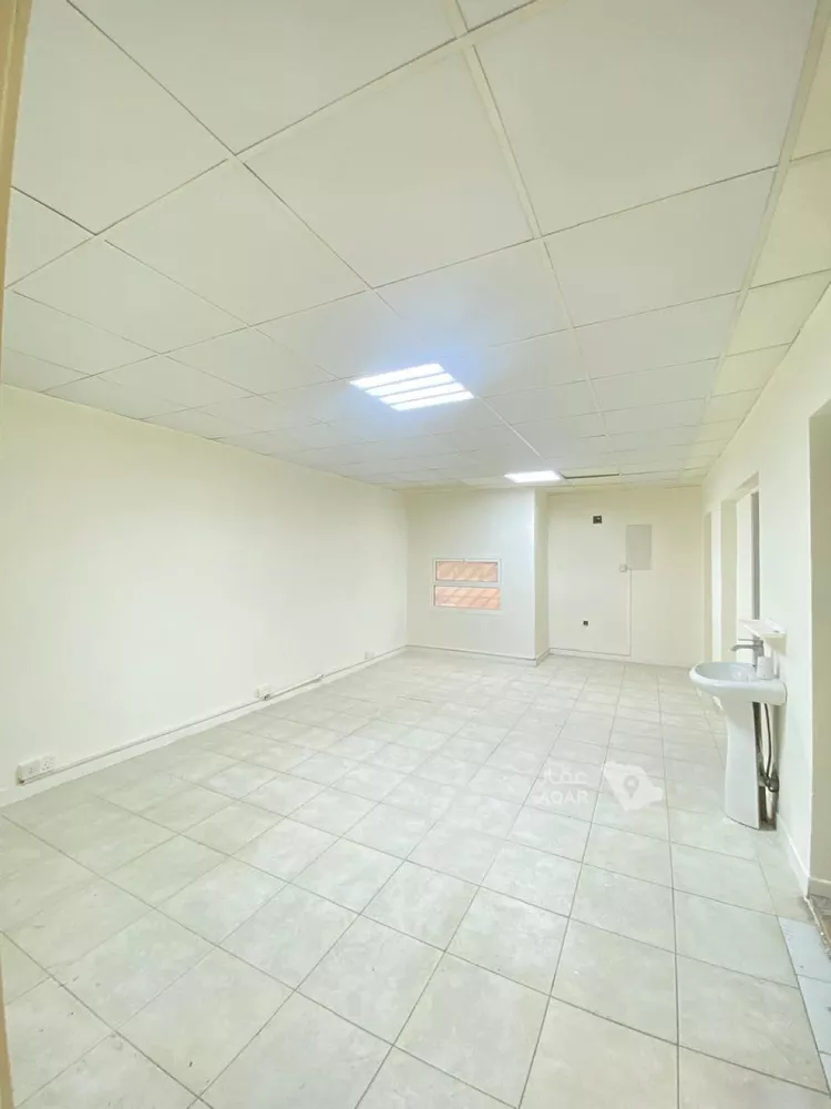 Commercial Office for Rent in Riyadh Al Malaz 4