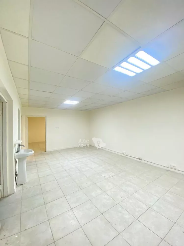 Commercial Office for Rent in Riyadh Al Malaz 6