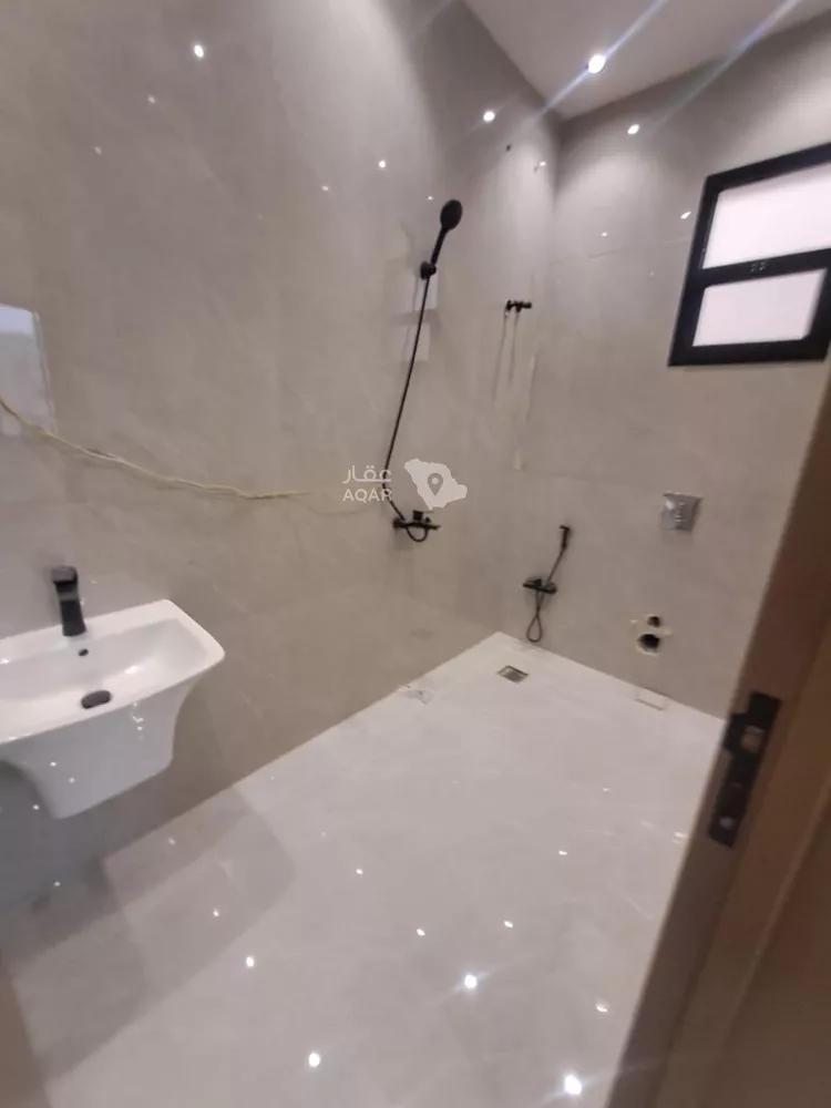 دور للبيع في شارع مرزوقي الجاوه, حي العوالي, مدينة الرياض, منطقة الرياض 6