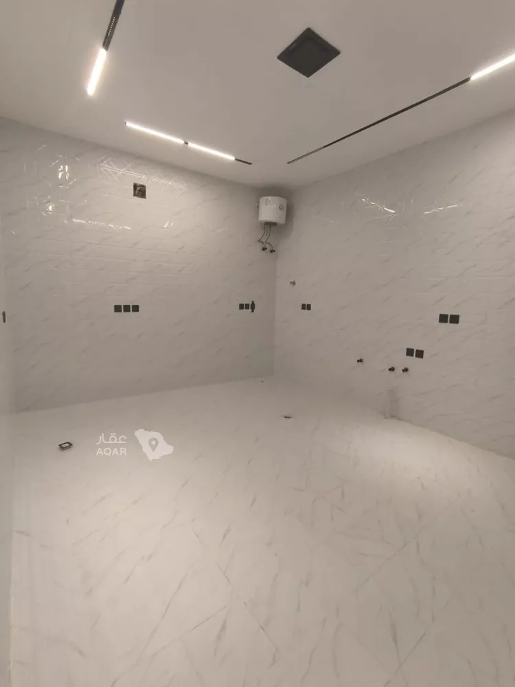 Floor for Sale in Riyadh Dhahrat Namar 9