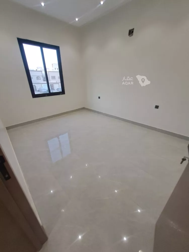 Floor for Sale in Riyadh Dhahrat Namar