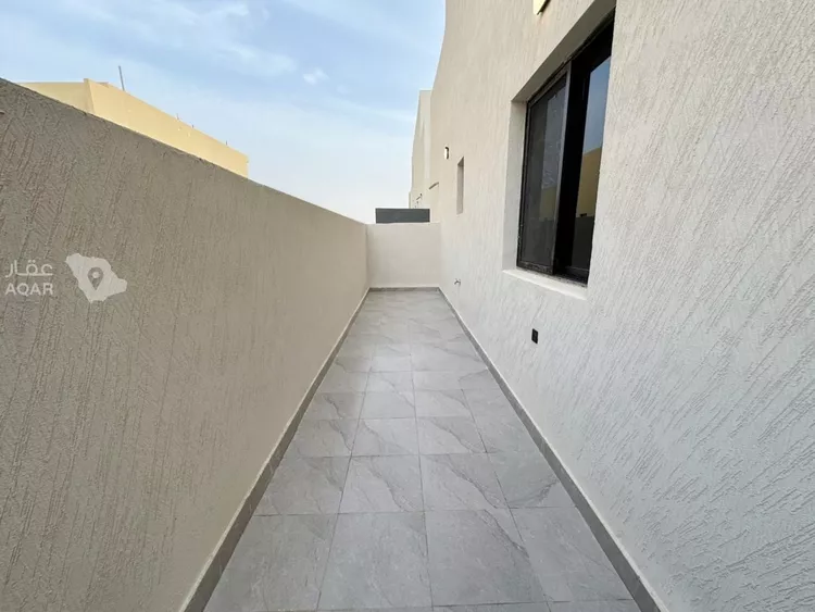 Floor for Sale in Riyadh Tuwaiq