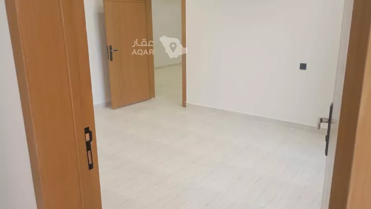 دور للبيع في شارع العزم, حي بدر, مدينة الرياض, منطقة الرياض صورة 2