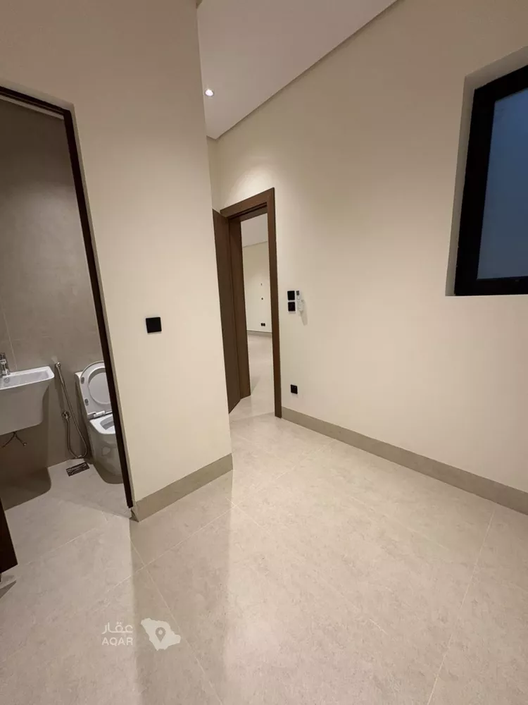 شقة للبيع في شارع الالمعي, حي البندرية, مدينة الخبر, المنطقة الشرقية 14