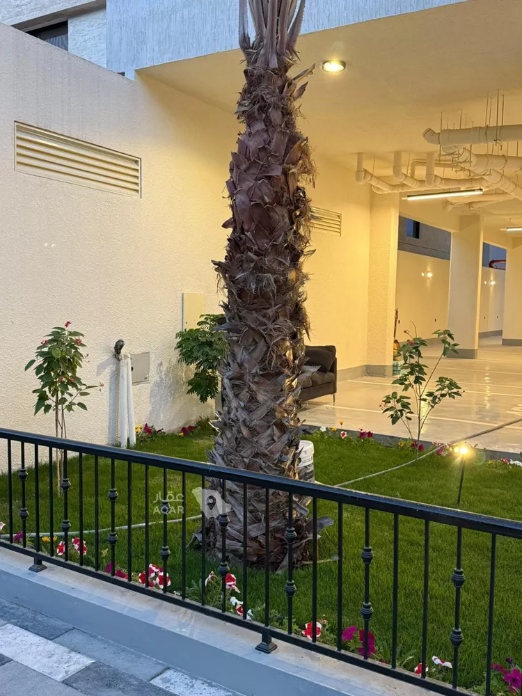 شقة للبيع في شارع الالمعي, حي البندرية, مدينة الخبر, المنطقة الشرقية 8
