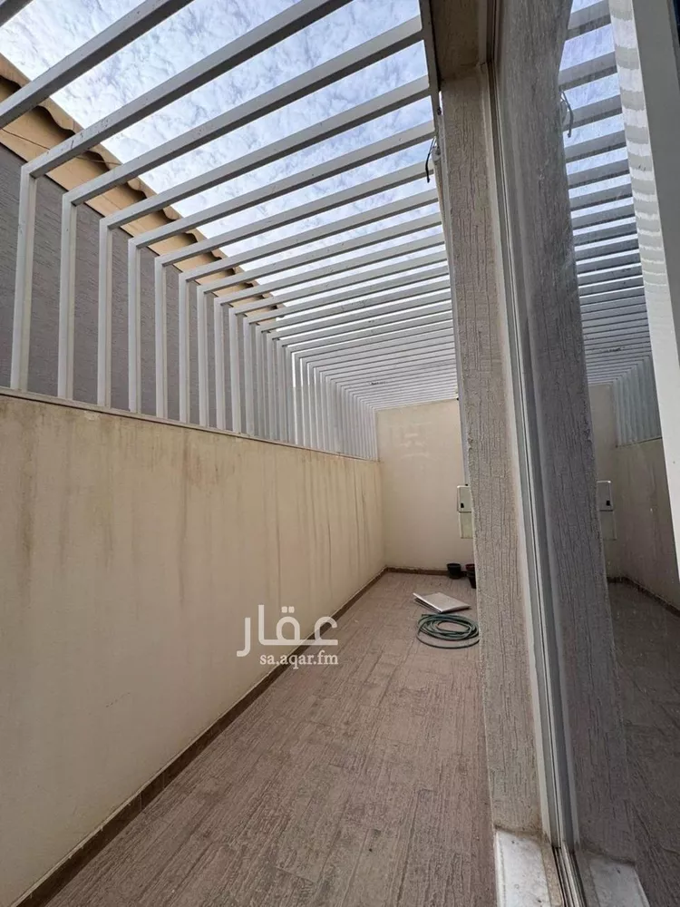 Floor for Rent in Riyadh Al Janadriyah صورة 2