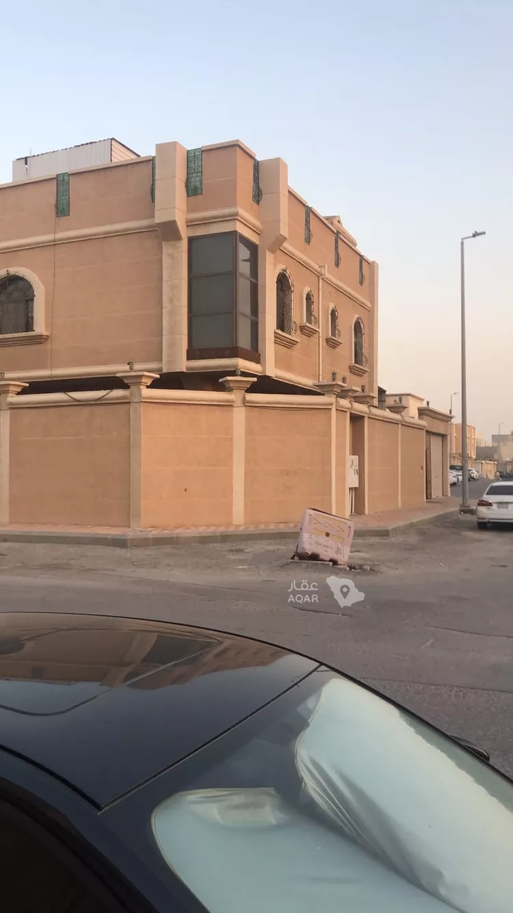 عمارة للبيع في شارع ابن السائب المخزومي, حي ضاحية الملك فهد, مدينة الدمام, المنطقة الشرقية 5
